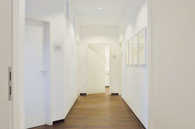 Flur zu den Behandlungsräumen